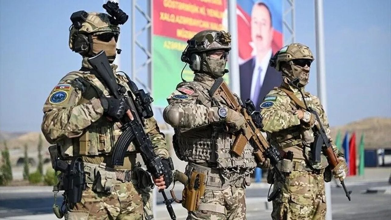 Foto - Azerbaycan'a Türkiye sitemi: Biz İsrail ya da başka ülke gibi silahı satıp köşeye çekilmedik, bu iftiradır
