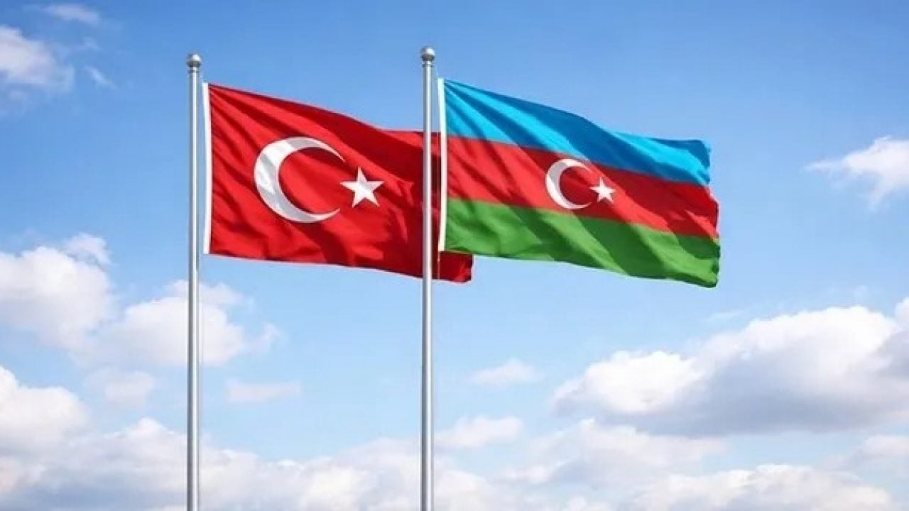 Foto - Azerbaycan'a Türkiye sitemi: Biz İsrail ya da başka ülke gibi silahı satıp köşeye çekilmedik, bu iftiradır