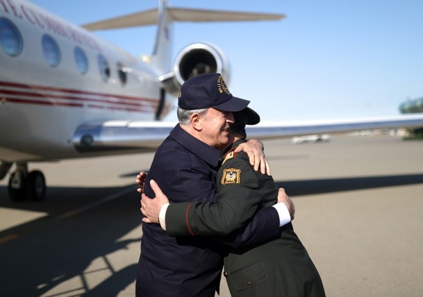 Foto - Azerbaycan'da Bakan Akar'a mehter sürprizi