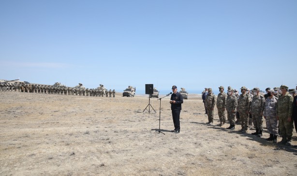 Foto - Azerbaycan'da Ermenistan'ı titretecek görüntüler