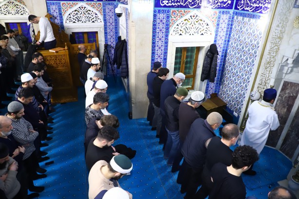 Foto - Azerbaycan'da ilk teravih namazı kılındı