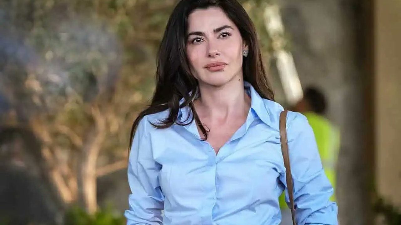 Foto - Azerbaycan’daki başörtü yasağına destek verdiği söylenmişti! Azerbaycan kökenli oyuncu Nesrin Cavadzade’den yeni açıklama