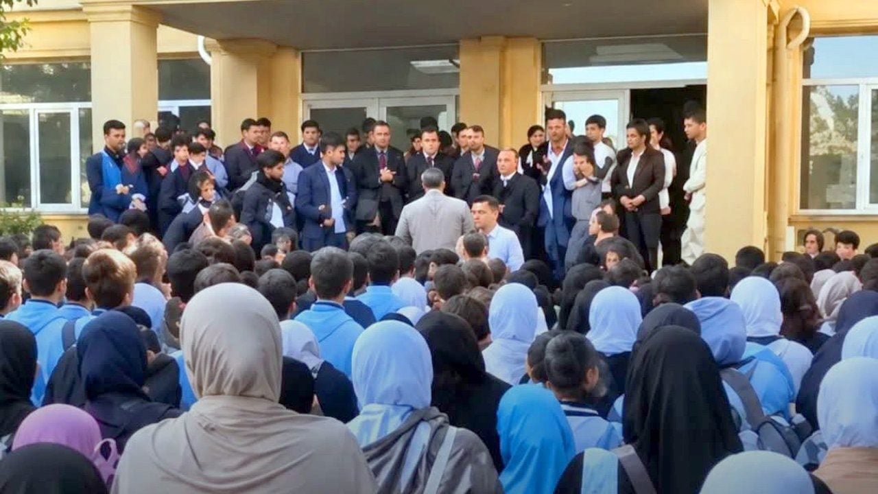 Foto - Azerbaycan'daki başörtüsü yasağı skandalı büyüyor! AK Parti’ye ve Oktay Saral’a şoke eden çıkış