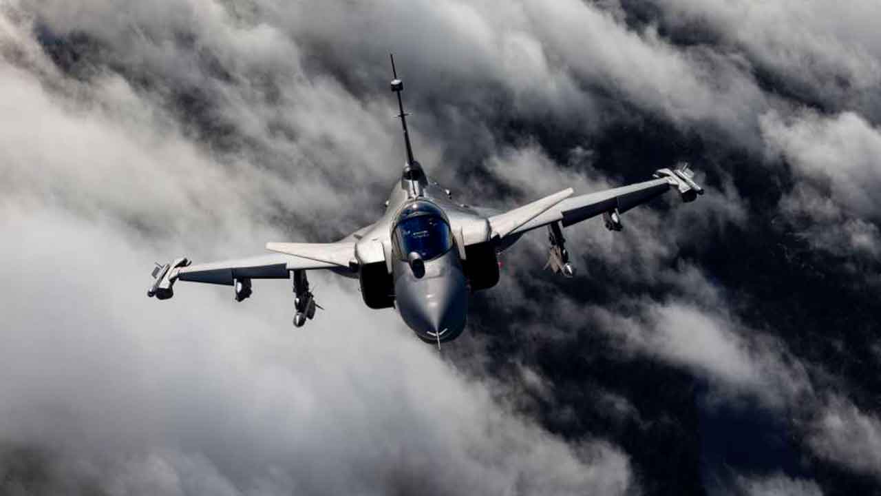 Azerbaycan'dan şaşırtan karar! Kaan'ı beklemek yerine o savaş uçağını alacaklar