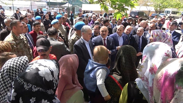 Foto - Azerbaycan'dan takdir toplayan hareket: Deprem bölgesi için harekete geçtiler