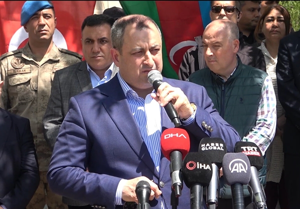 Foto - Azerbaycan'dan takdir toplayan hareket: Deprem bölgesi için harekete geçtiler