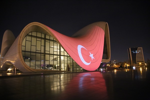 Foto - Azerbaycan'dan 'Türkiye' sürprizi! Anlamlı destek