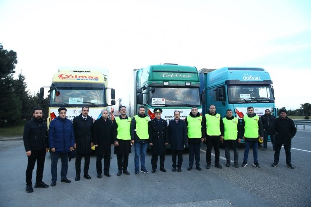 Foto - Azerbaycan'dan Türkiye'ye 20 tır insani yardım