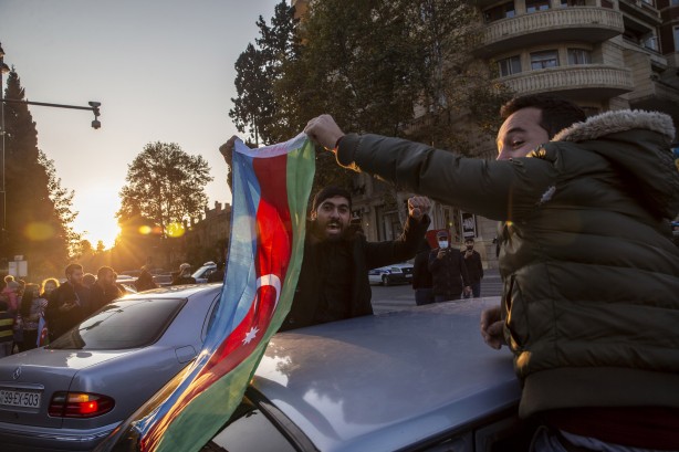 Foto - Azerbaycanlılar zaferi böyle kutladı