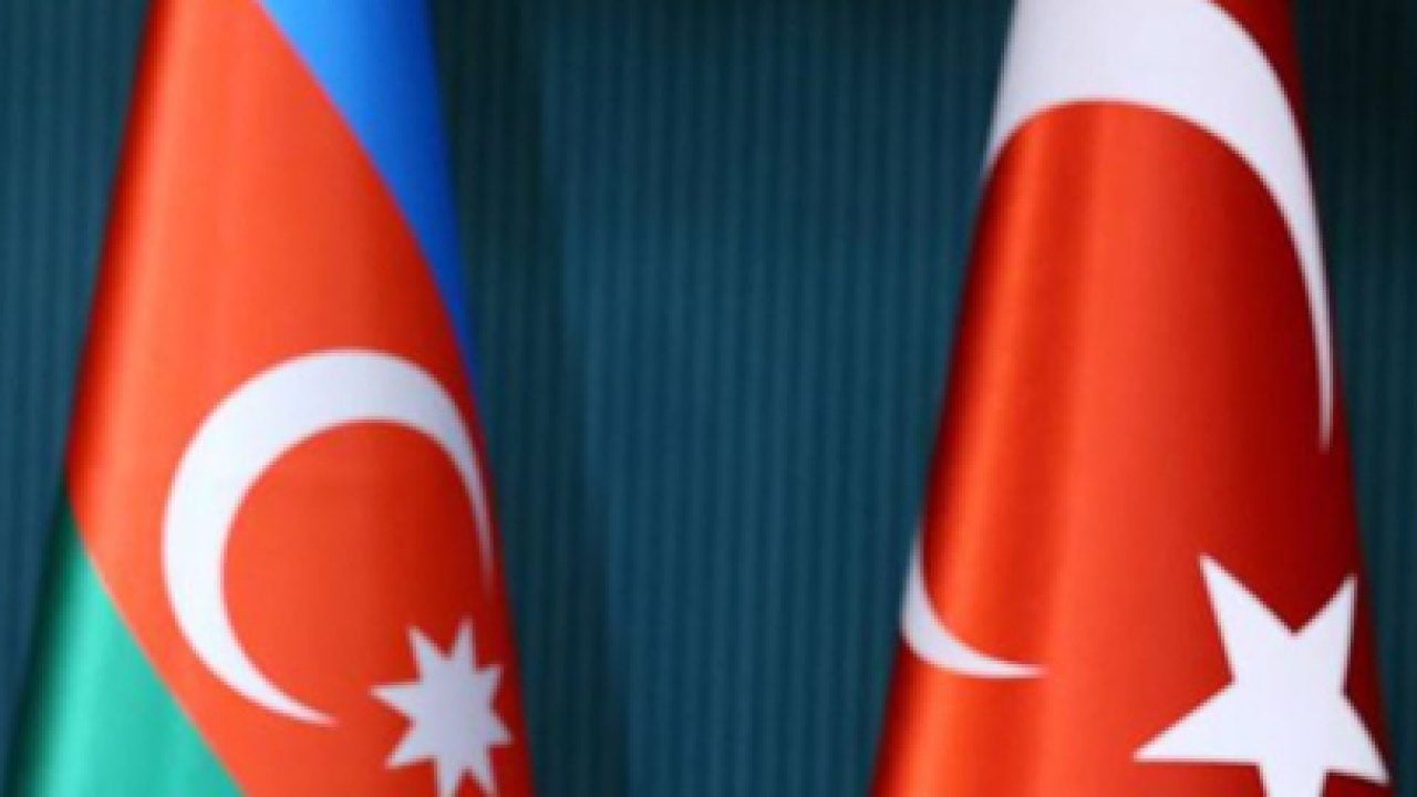 Foto - Azeri isimden 'yok artık' dedirten sözler: Türkiye bizim sayemizde tecrübe edindi