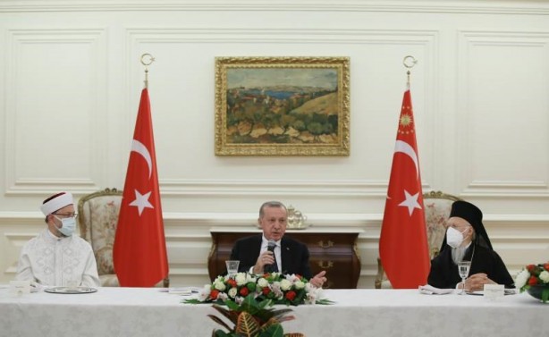Azınlık cemaat temsilcileri: İftar muhteşemdi, Erdoğan bizi gözleri ve yüreğiyle kucakladı!