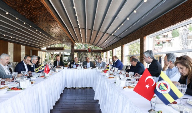 Aziz Yıldırım ezeli rakibi yeni hatırladı! 'Galatasaray'dan dost olmaz'