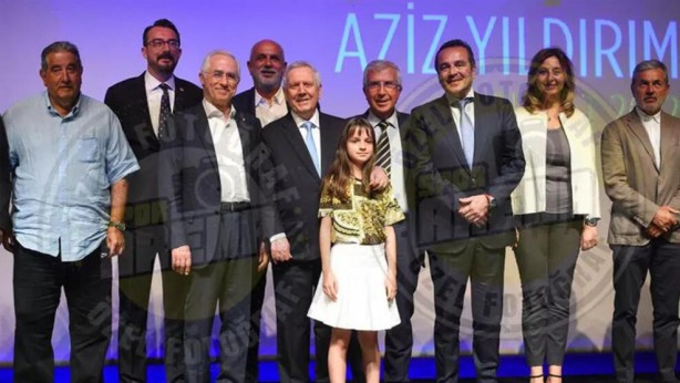 Foto - Aziz Yıldırım'ın duygusal anları! Ağlamamak için kızının elini tuttu