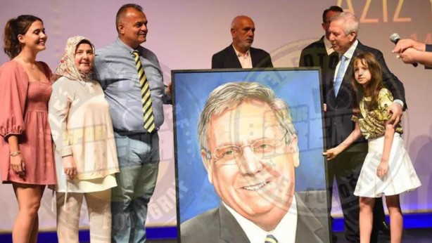 Foto - Aziz Yıldırım'ın duygusal anları! Ağlamamak için kızının elini tuttu