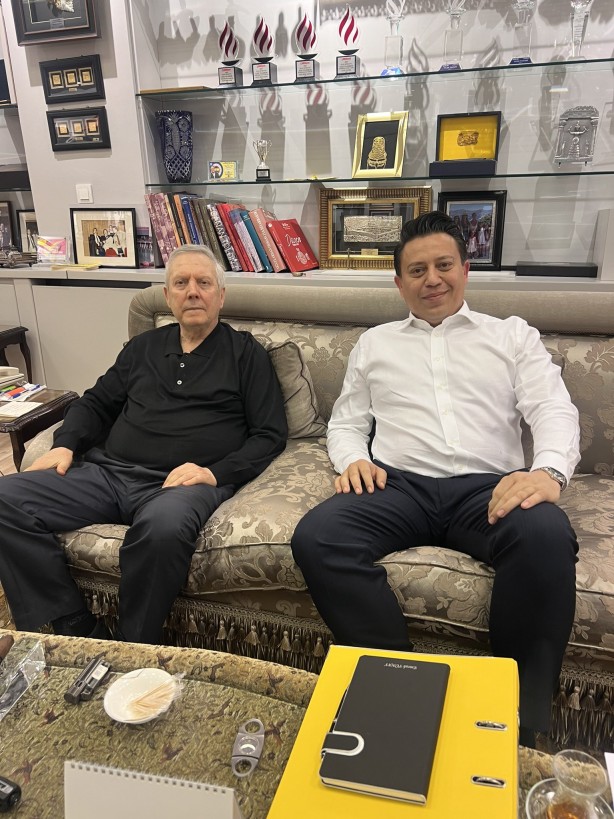 Foto - Aziz Yıldırım’ın Erdoğan fotoğrafı sosyal medyayı salladı! Fenerbahçe maçını izlerken paylaştı! O detay olay oldu