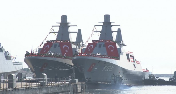 Foto - Aziz Yıldırım'ın savaş gemisi suya indi! O ülke heyecandan yerinde duramıyor