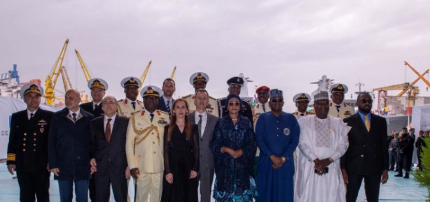 Foto - Aziz Yıldırım'ın savaş gemisi suya indi! O ülke heyecandan yerinde duramıyor