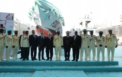 Foto - Aziz Yıldırım'ın savaş gemisi suya indi! O ülke heyecandan yerinde duramıyor