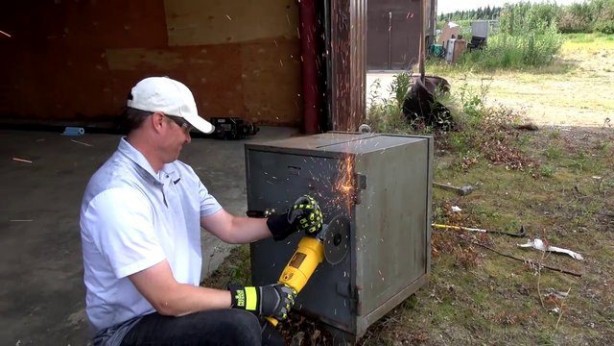 Foto - Baba oğul 30 senelik kasanın içini açtılar! İşte içinden çıkanlar...