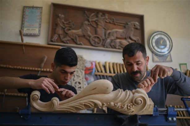 Baba-oğul Cumhurbaşkanlığı Külliyesi ve Beyaz Saray'a mobilya yaptılar