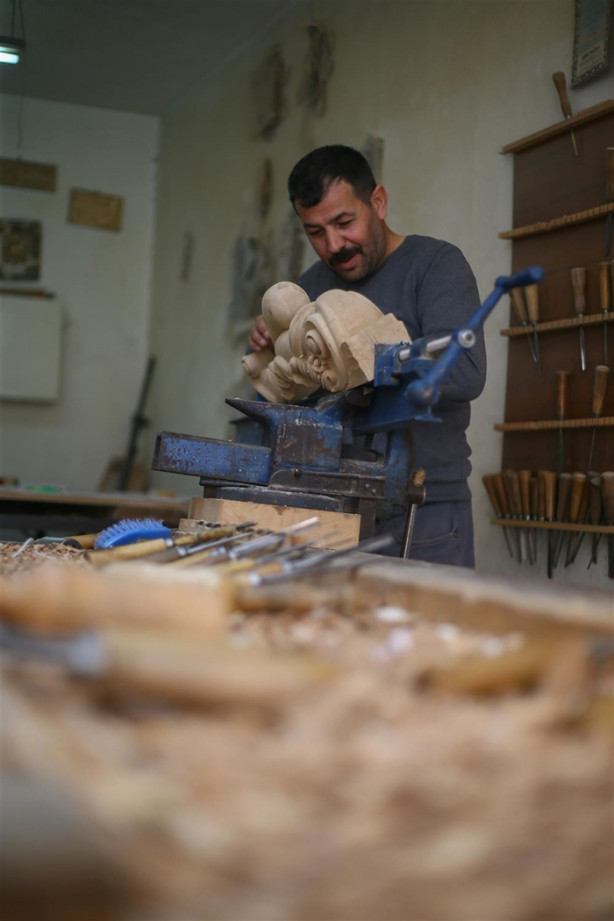 Foto - Baba-oğul Cumhurbaşkanlığı Külliyesi ve Beyaz Saray'a mobilya yaptılar