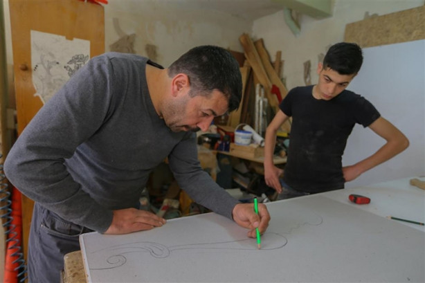 Foto - Baba-oğul Cumhurbaşkanlığı Külliyesi ve Beyaz Saray'a mobilya yaptılar