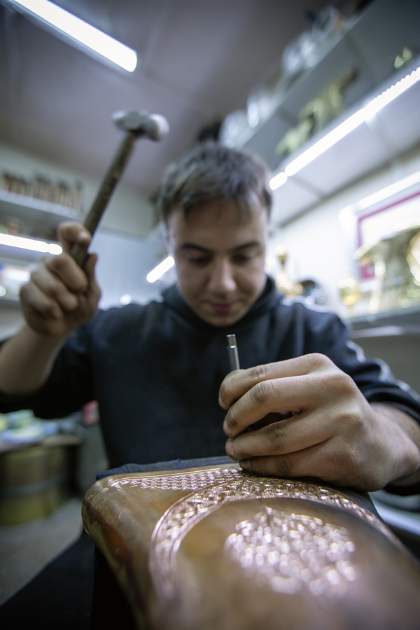 Foto - Baba-oğul kalemkarlık zanaatını yaşatmaya çalışıyor