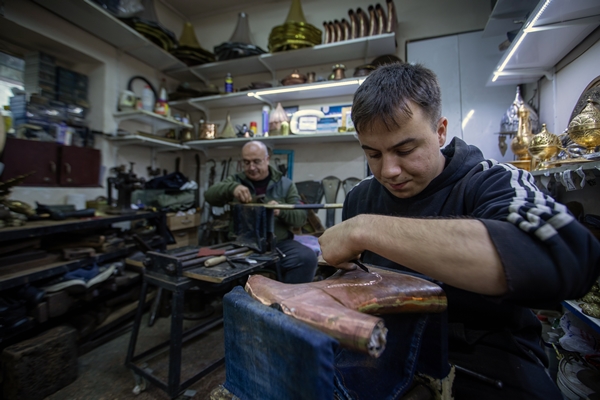 Foto - Baba-oğul kalemkarlık zanaatını yaşatmaya çalışıyor