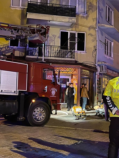 Foto - Baba yüreği! Yanan eve kızı için girdi