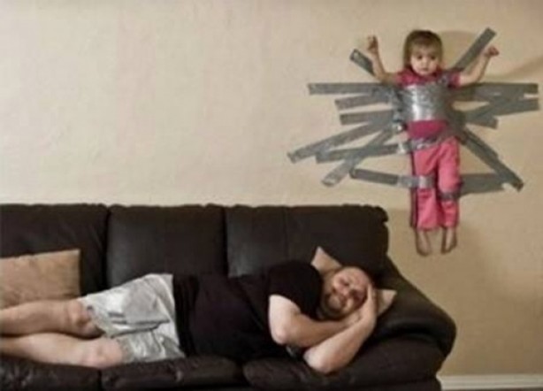 Foto - Babalara çocuk emanet edilirse...