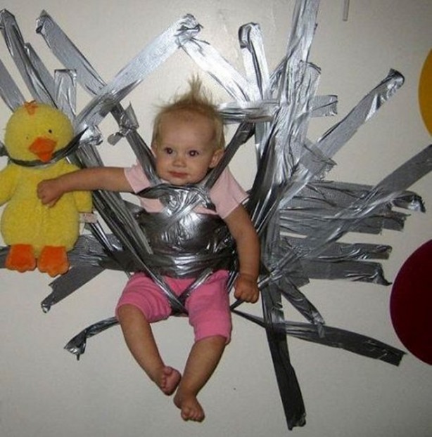 Foto - Babalara çocuk emanet edilirse...