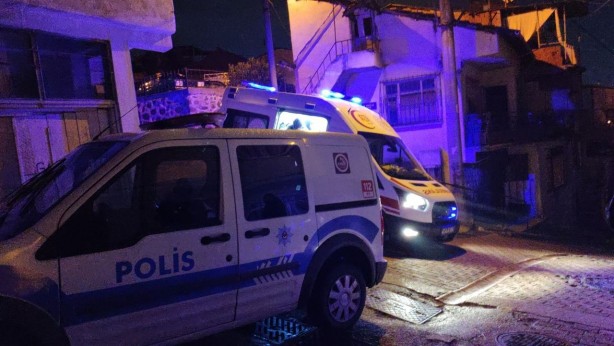 Foto - Babasına öfkelendi, yumruk attığı cam elini kesti