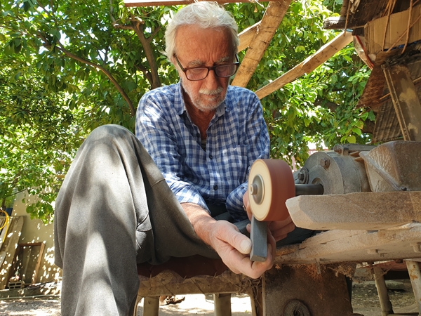 Babasından öğrendiği mesleğini 60 yıldır sürdürüyor