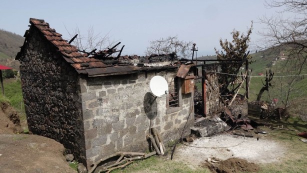 Foto - Babasını yanan evde sandı! Kalp krizinden öldü