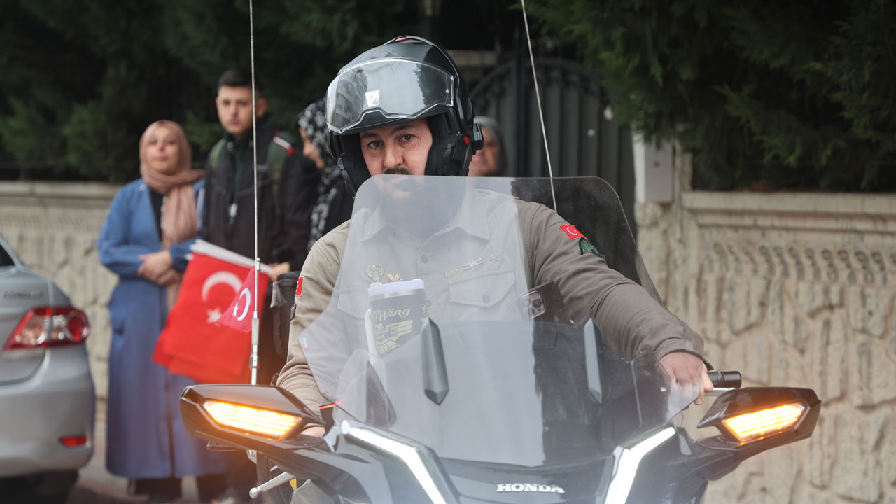 Foto - Babasıyla nasip olmadı! Motosikletle 3 bin 707 kilometrelik umre yolculuğu