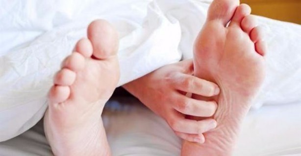 Foto - Bacaklarınızda bu belirtiler varsa dikkat!