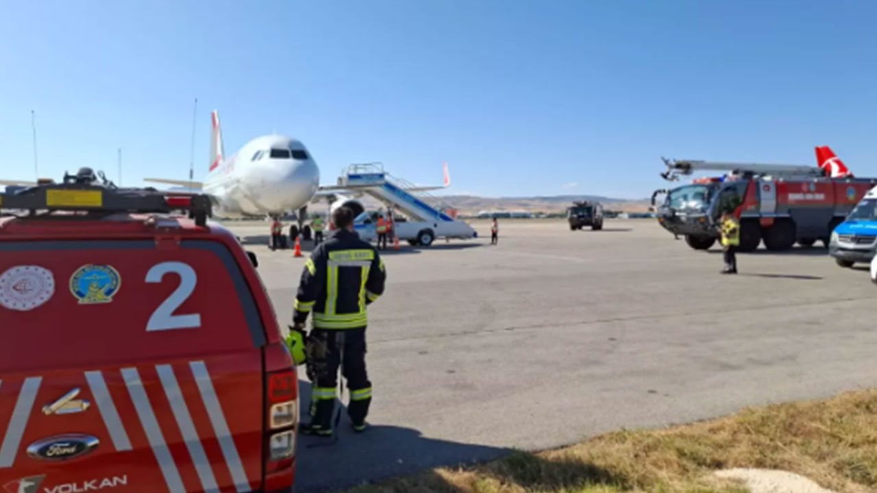 Foto - BAE uçağı İstabul'da acil durum ilan etti
