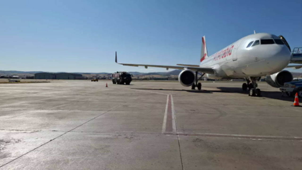 Foto - BAE uçağı İstabul'da acil durum ilan etti