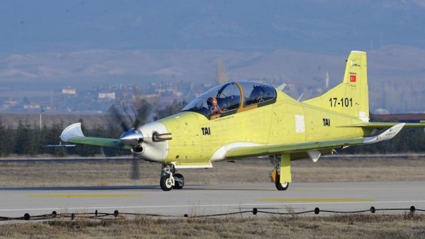Foto - BAE'li bakan o Türk uçağı karşısında şaşkına döndü! Uzun süre inceledi