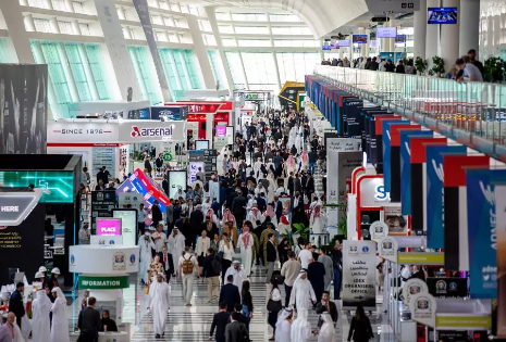 Foto - BAE'li bakan o Türk uçağı karşısında şaşkına döndü! Uzun süre inceledi