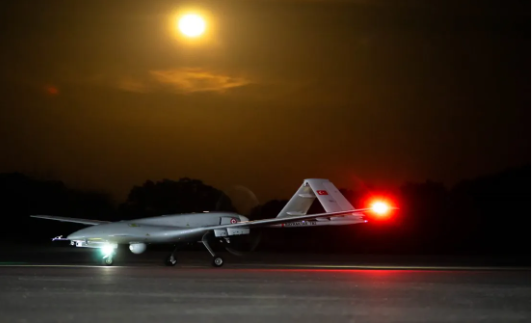 Foto - BAE'nin Bayraktar TB2 SİHA'sı deşifre oldu! Fotoğrafa dikkatli bakanlar bomba detayı fark etti