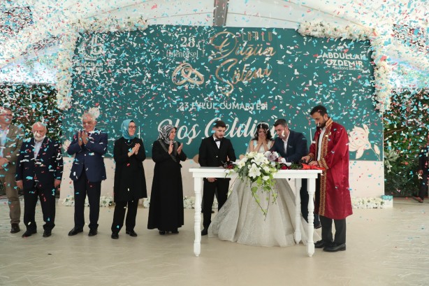 Foto - Bağcılar’da toplu düğün şöleni! 30 kişi böyle evlendi