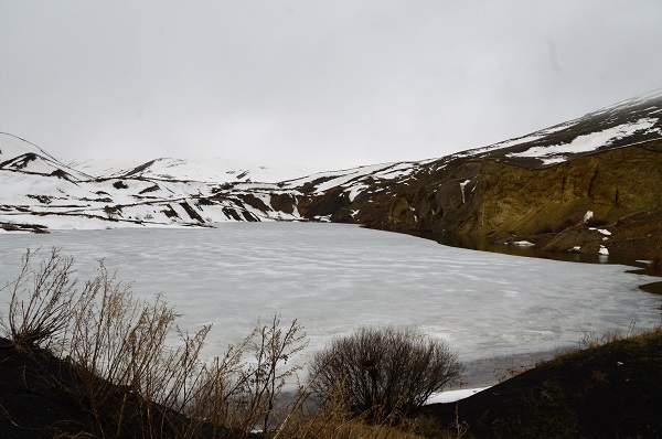 Foto - Bahar geldi bu göldeki buz erimedi!