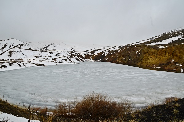 Foto - Bahar geldi bu göldeki buz erimedi!