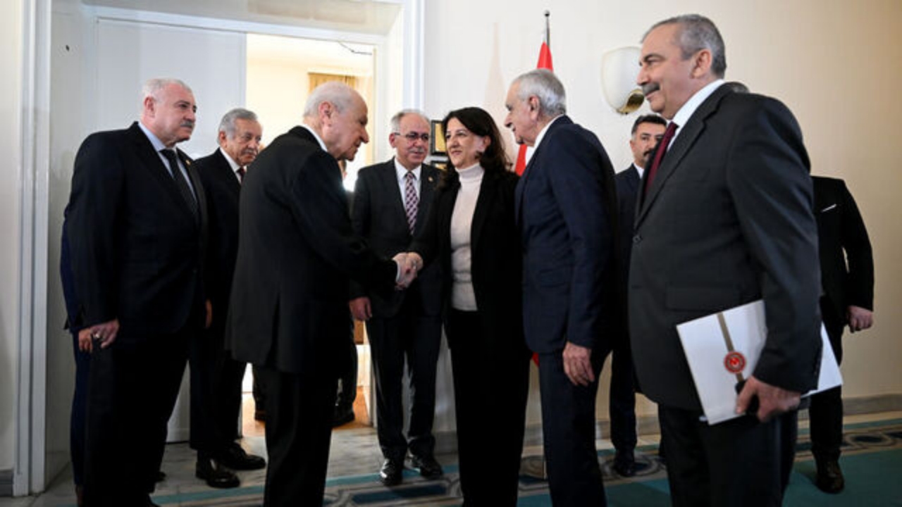 Foto - Bahçeli, PKK’nın silah bırakmasının ardından bakın hemen kimi aramış! Hayır, Erdoğan falan değil! Çok şaşıracaksınız