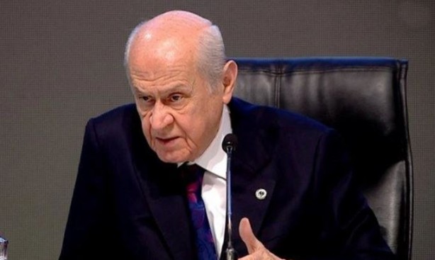 Foto - Bahçeli'den dikkat çeken poz