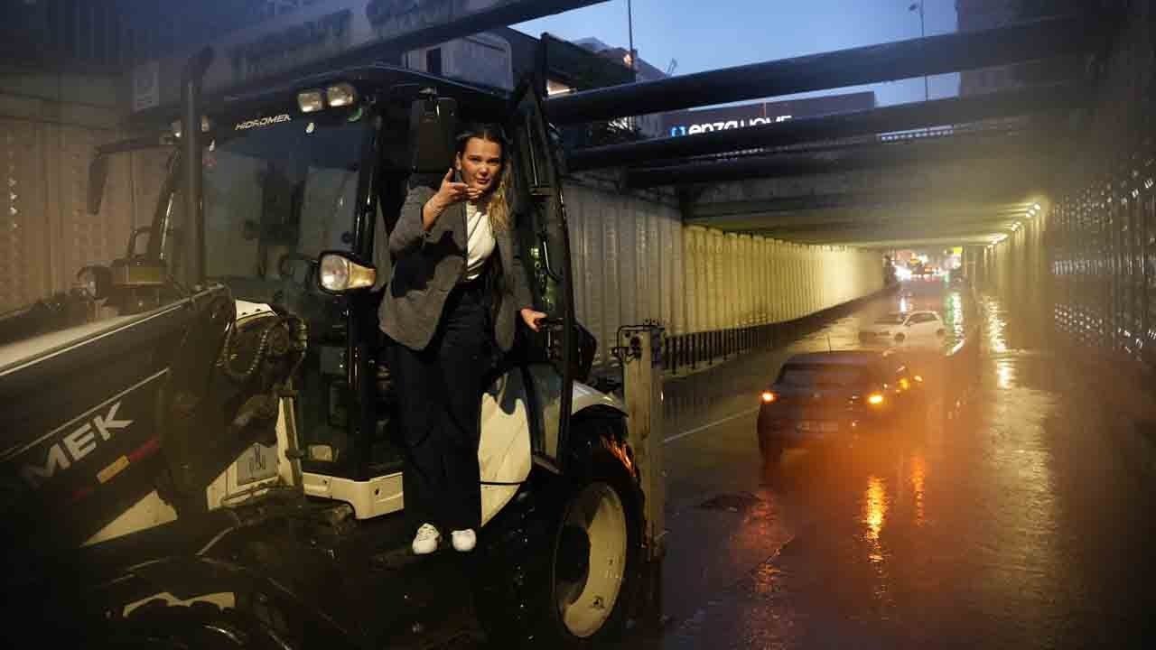 Bahçelievler'de film gibi kurtarılma anı: Kadın sürücünün imdadına kepçe yetişti
