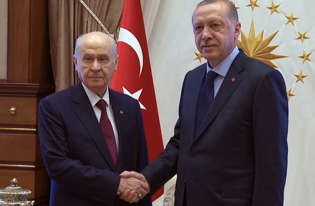 Foto - Bahçeli'nin 'Ferdi Tayfur'lu mesajı kime? Ankara'nın nabzını tutan isim MHP'li isimlere doğrulatarak açıkladı: Tepkisi buna