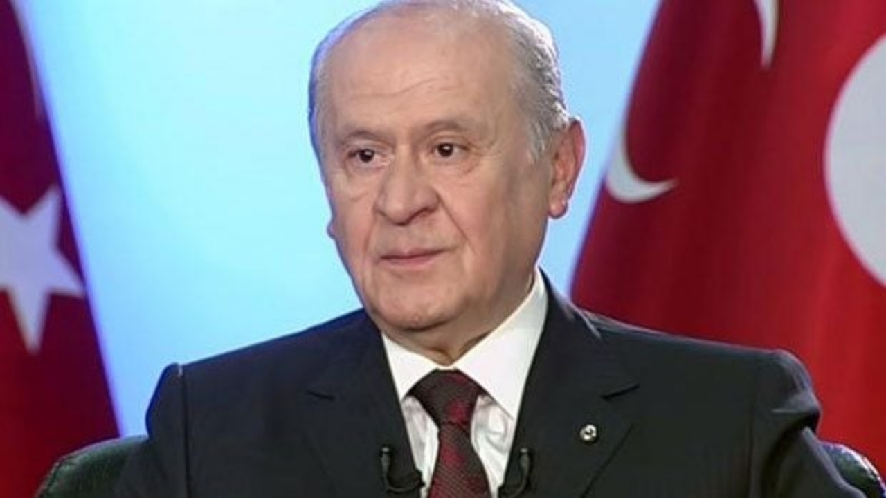 Foto - Bahçeli’ye şaşırtan hediye! Tüm liderleri böyle mat etti