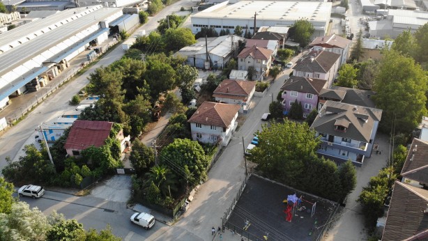 Foto - Bahçesinde kedi büyüklüğünde farelerin cirit attığı tesis, yaydığı kokuyla mahalleliyi bezdirdi